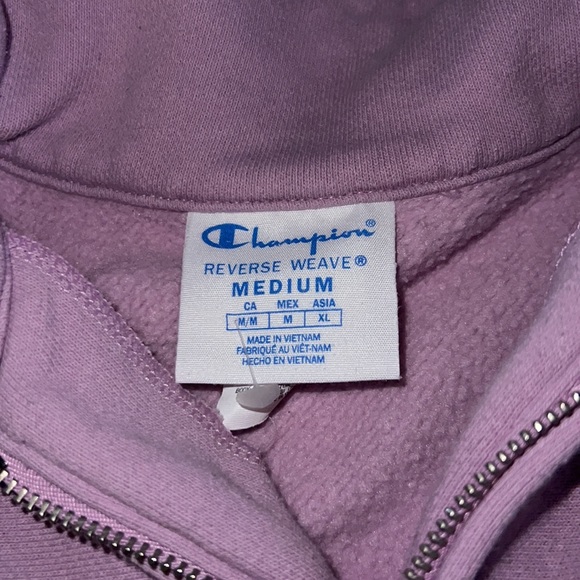 Champion pink crewneck. Warm and thick good for winter - Picture 3 of 3